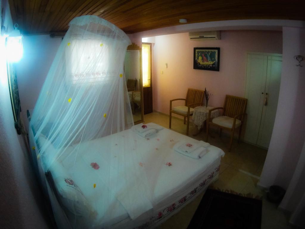 Antik Motel Alaçatı Luaran gambar