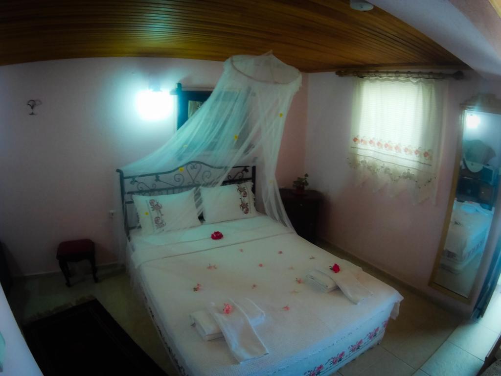 Antik Motel Alaçatı Luaran gambar